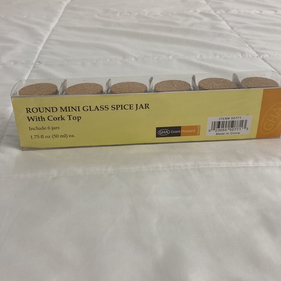 Round Mini Glass Spice Jar Set - Picture 6 of 7